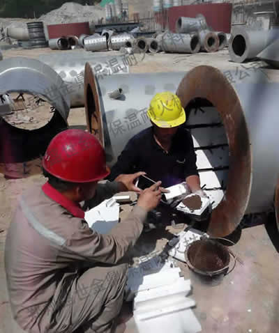 預(yù)熱器下料管耐高溫硅酸鈣板施工 (3).jpg